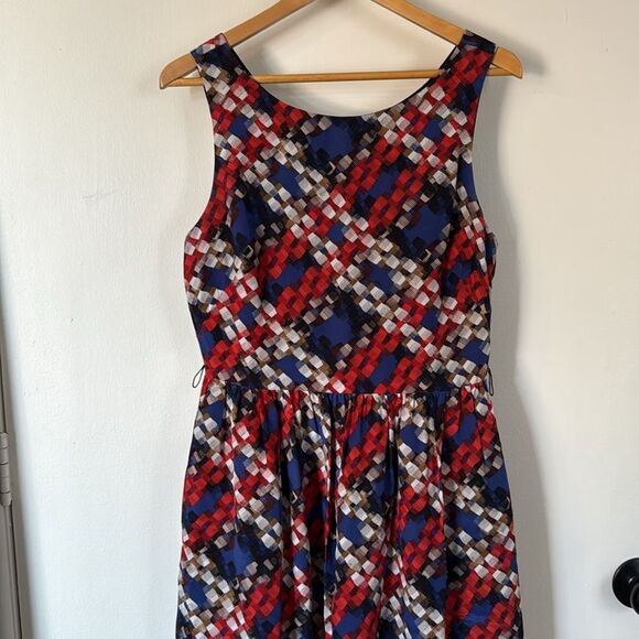 Trina Turk Silk Plaid Fit & Flare Dress Szโ 10 Multicolor Sleeveless Scoop Neck - Picture 2 of 9